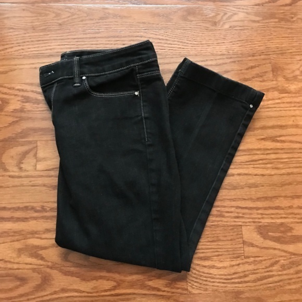 WHBM Black Cropped‎ Jeans